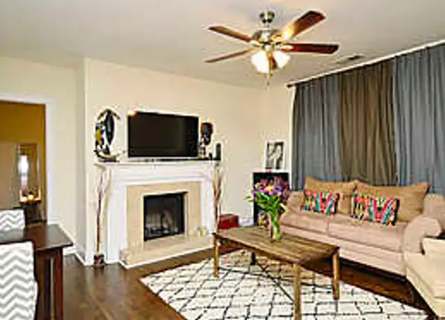 Property at 937 W Cornelia Ave Unit 304, Chicago, IL, 60657, 1 bed, 1 bath, [object Object]