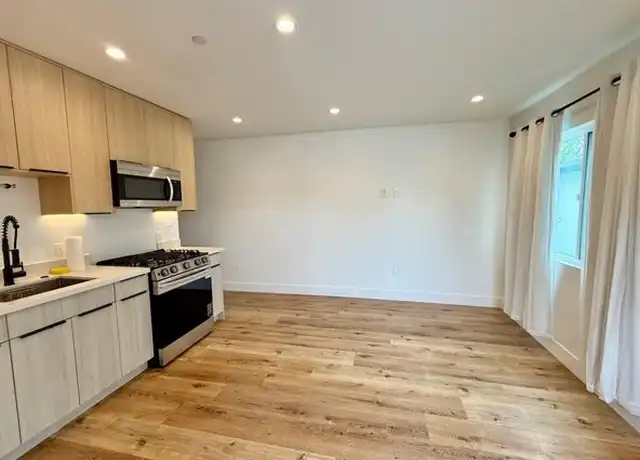 Property at 6902 Corbin Ave, Reseda, CA, 91335, 1 bed, 1 bath, [object Object]