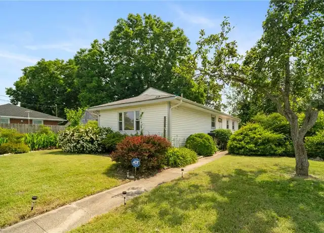 Property at 3 Joan Cir, Newport News, VA, 23601, 4 beds, 2 baths, [object Object]