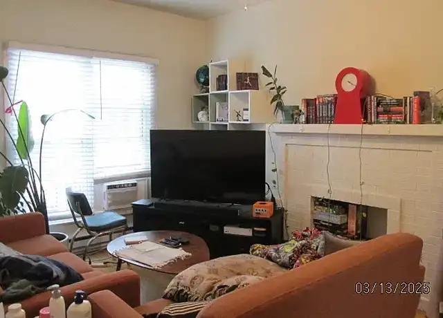 Property at 732 W Roscoe St Unit 2, Chicago, IL, 60657, 2 beds, 1 bath, [object Object]