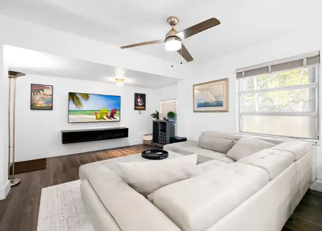 Property at 1140 SW 9th Ave, Fort Lauderdale, FL, 33315, 2 beds, 1 bath, [object Object]