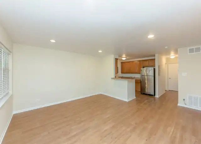 Property at 900 S Taylor Ave Unit 910-A, Oak Park, IL, 60304, 1 bed, 1 bath, [object Object]