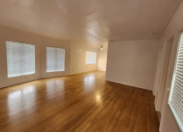 Property at 124 Isle of Venice Dr Apt 3, Fort Lauderdale, FL, 33301, 2 beds, 2 baths, [object Object]