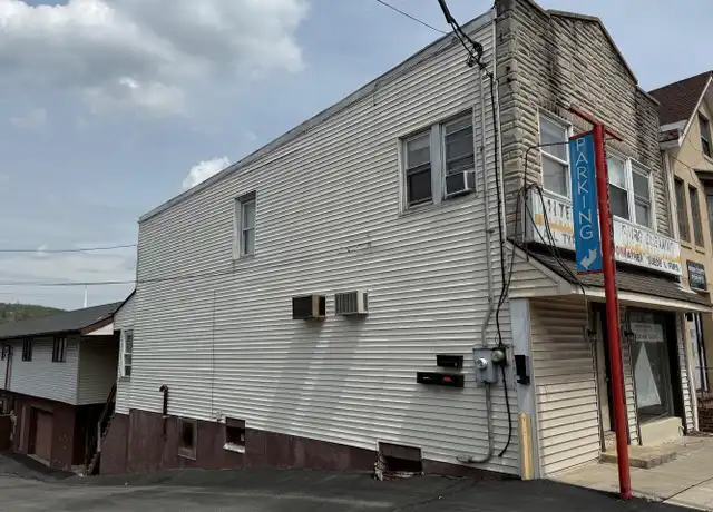 Property at 2441 Perkiomen Ave, Mt Penn, PA, 19606, 2 beds, 1 bath, [object Object]