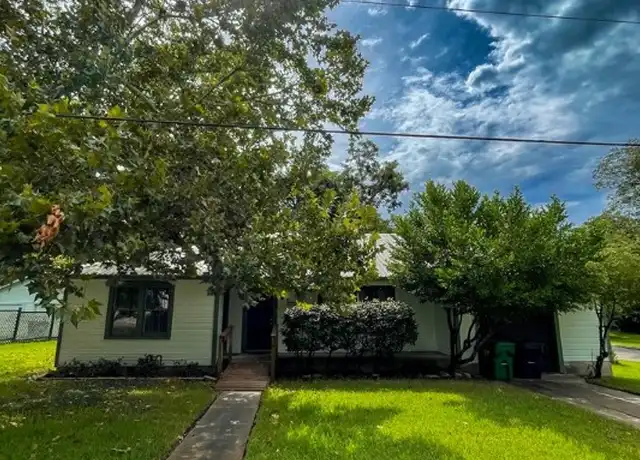 Property at 1702 Morgan St, Brenham, TX, 77833, 3 beds, 1 bath, [object Object]