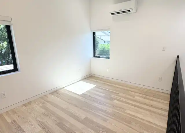 Property at 1405 Tomato Aly, Sacramento, CA, 95818, 1 bed, 1 bath, [object Object]