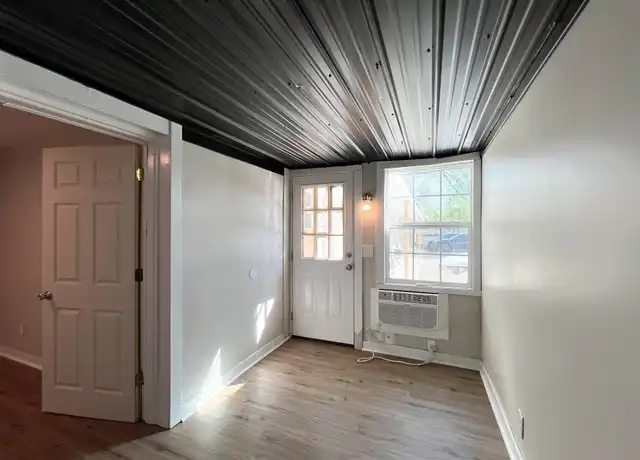 Property at 2510 Fort Campbell Blvd Unit 1, Hopkinsville, KY, 42240, 1 bed, 1 bath, [object Object]