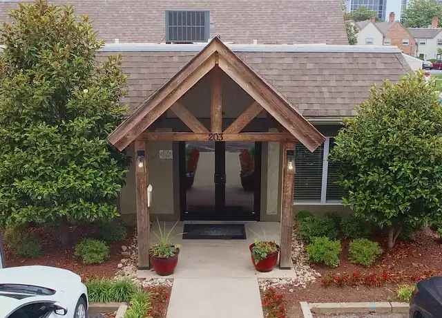 Property at Breckinridge Apartments - 203 Breckinridge Sq, Louisville, KY, 40220, 1-3 bed, 1-2.5 bath, [object Object]