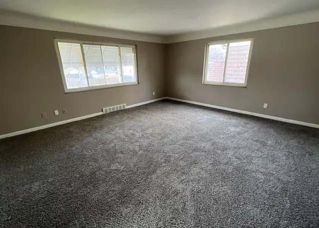 Property at 19450 Lake Shore Blvd, Cleveland, OH, 44119, 3 beds, 1 bath, [object Object]