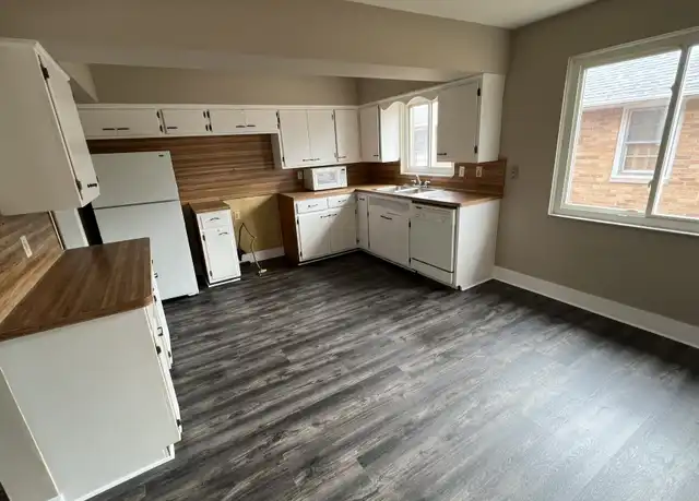 Property at 19450 Lake Shore Blvd, Cleveland, OH, 44119, 3 beds, 1 bath, [object Object]