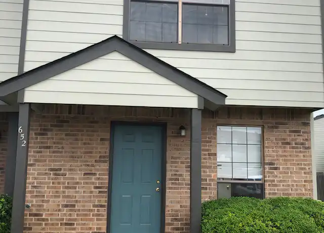 Property at 652 W Collins St, Denton, TX, 76201, 3 beds, 2 baths, [object Object]