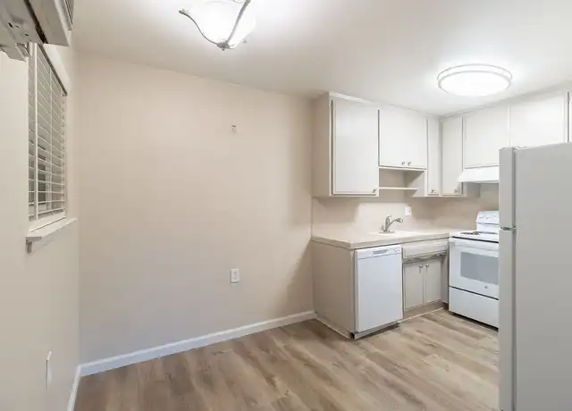 Property at Elegante Apartments - 5981 Lake Crest Way, Sacramento, CA, 95822, 1 bed, 1 bath, [object Object]