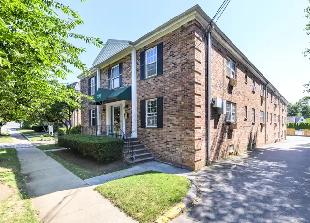 Property at 398 Courtland Ave #13, Stamford, CT, 06906, 1 bed, 1 bath, [object Object]