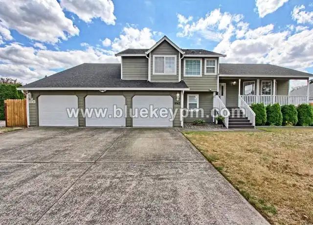 Property at 9913 NE 86th St, Vancouver, WA, 98662, 4 beds, 2 baths, [object Object]