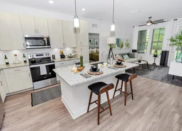 Property at POINTE AT EAST SHORE - 2423 Areca Palm Dr, Apopka, FL, 32703, 1-2 bed, 1-2 bath, [object Object]