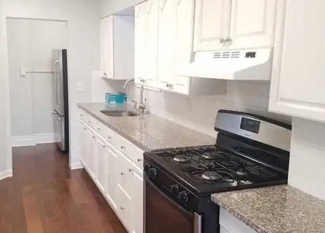 Property at 9 Adelaide Pl Unit 2, Edgewater, NJ, 07020, 3 beds, 1 bath, [object Object]