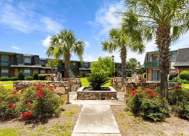 Property at Heritage Square Apartments - 9111 White Bluff Rd, Savannah, GA, 31406, 1-2 bed, 1-2 bath, [object Object]