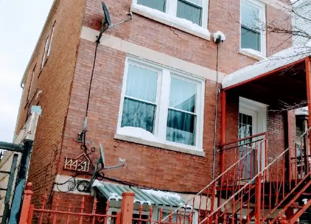Property at 4431 S Marshfield Ave Unit 3, Chicago, IL, 60609, 2 beds, 1 bath, [object Object]