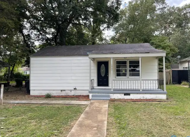 Property at 1907 7th St SE, Decatur, AL, 35601, 3 beds, 2 baths, [object Object]