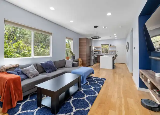 Property at 2009 E 8th St, Austin, TX, 78702, 2 beds, 2 baths, [object Object]