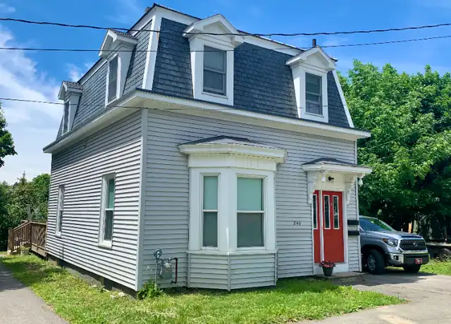 Property at 246 Elm St Unit 1, Bangor, ME, 04401, 2 beds, 1 bath, [object Object]