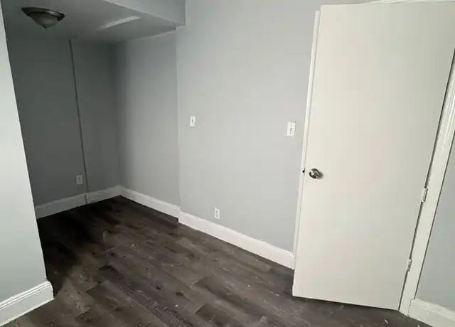 Property at 122 Oak St, Yonkers, NY, 10701, 2 beds, 1 bath, [object Object]