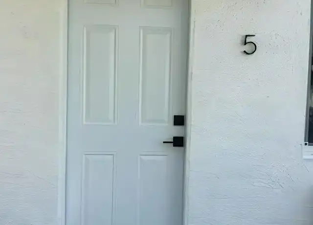 Property at 424 Valley Forge Rd Unit 5, West Palm Beach, FL, 33405, 2 beds, 1 bath, [object Object]