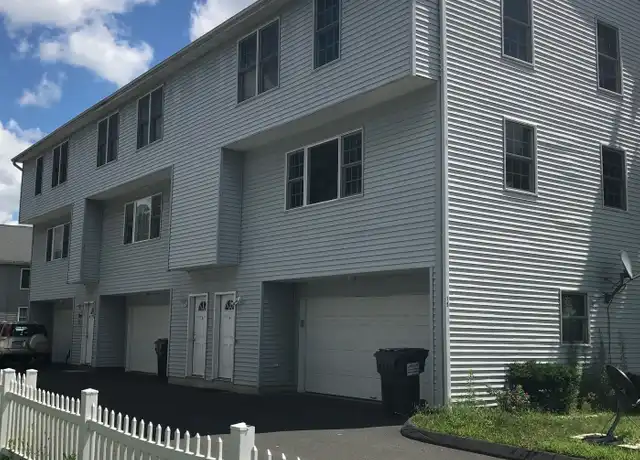 Property at 15 South St Apt B, Danbury, CT, 06810, 3 beds, 1.5 baths, [object Object]