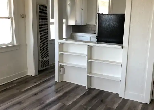 Property at 1355 Poli St Unit 13555, Ventura, CA, 93001, 2 beds, 1 bath, [object Object]