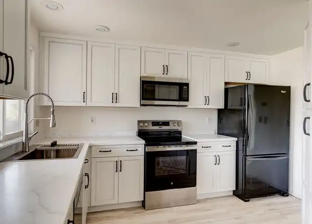 Property at 418 SW Erie Cir, Oak Harbor, WA, 98277, 3 beds, 2 baths, [object Object]