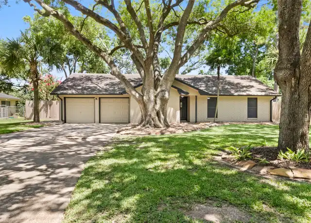 Property at 112 E Wildwinn Dr, Alvin, TX, 77511, 3 beds, 2 baths, [object Object]