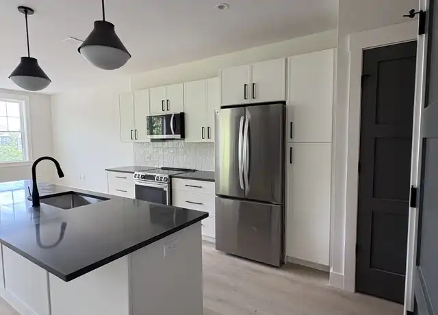 Property at 100 Plank St Unit 7, Bedford, MA, 01730, 1 bed, 1 bath, [object Object]