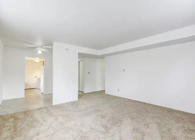 Property at Mattis North - 2000 N Mattis Ave, Champaign, IL, 61821, 1-3 bed, 1 bath, [object Object]