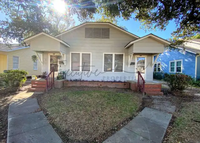 Property at 900 11th St, Lake Charles, LA, 70601, 2 beds, 1 bath, [object Object]