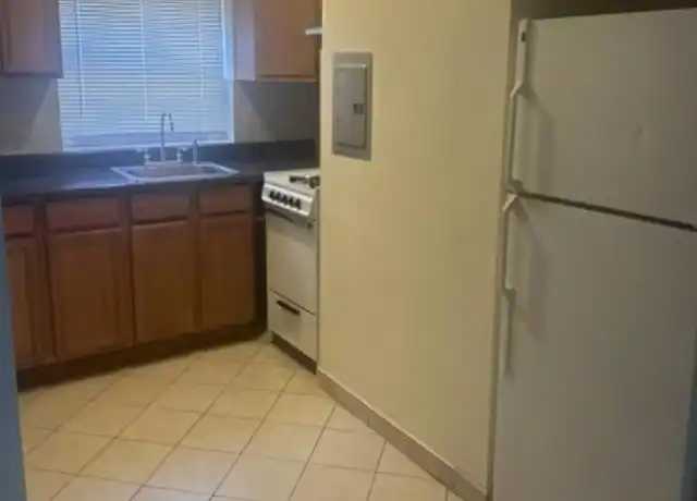 Property at 1450 N 1st Ave, Melrose Park, IL, 60160, 1 bed, 1 bath, [object Object]
