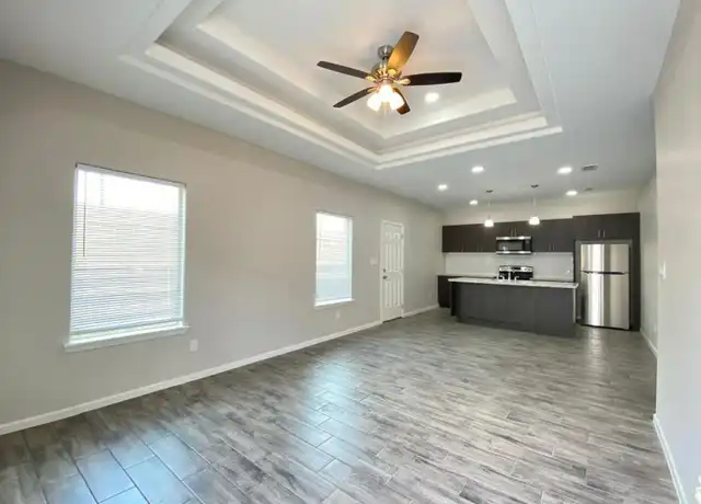 Property at 7107 N 59th Ln Apt 3, Palmhurst, TX, 78573, 3 beds, 2 baths, [object Object]