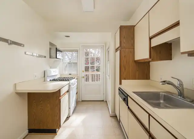 Property at 4818 22nd Rd N, Arlington, VA, 22207, 4 beds, 3 baths, [object Object]