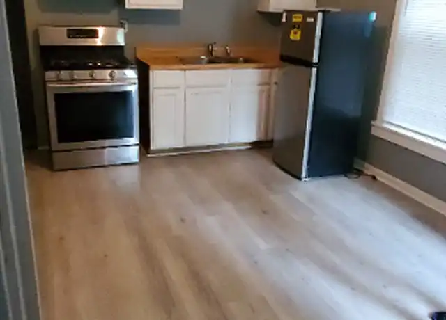 Property at 225 Gates Ave Unit Up, Elyria, OH, 44035, 2 beds, 1 bath, [object Object]