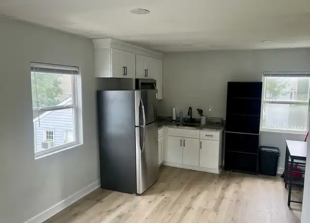 Property at 1042 Paxson Ave, Chesapeake, VA, 23324, 1 bed, 1 bath, [object Object]