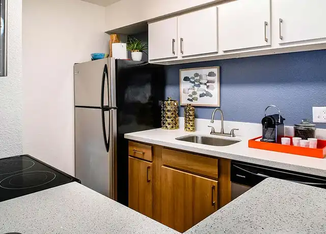 Property at The Daphne Apartments - 1800 El Paseo St, Houston, TX, 77054, 1-2 bed, 1-2 bath, [object Object]