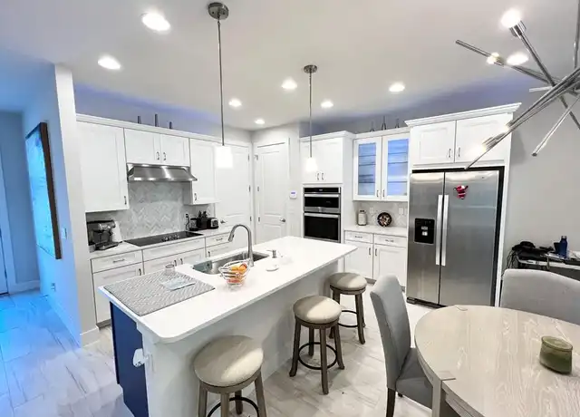 Property at 12972 Pembroke Dr, Naples, FL, 34105, 3 beds, 2.5 baths, [object Object]