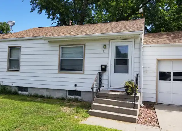 Property at 911 S 1st St, Norfolk, NE, 68701, 2 beds, 2 baths, [object Object]