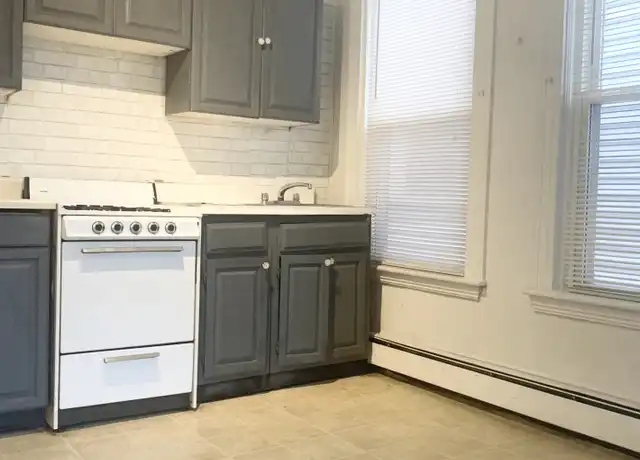Property at 8 Parker Hill Ave Unit 3, Boston, MA, 02120, 3 beds, 1 bath, [object Object]