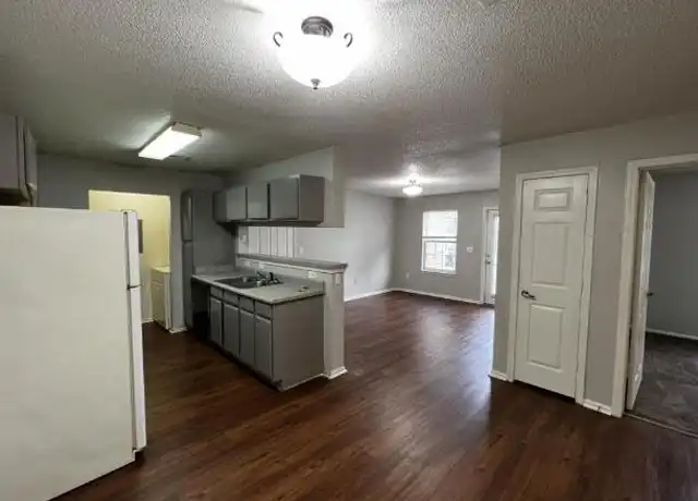 Property at 420 Free Kings Hwy, Pittsburg, KS, 66762, 2 beds, 2 baths, [object Object]