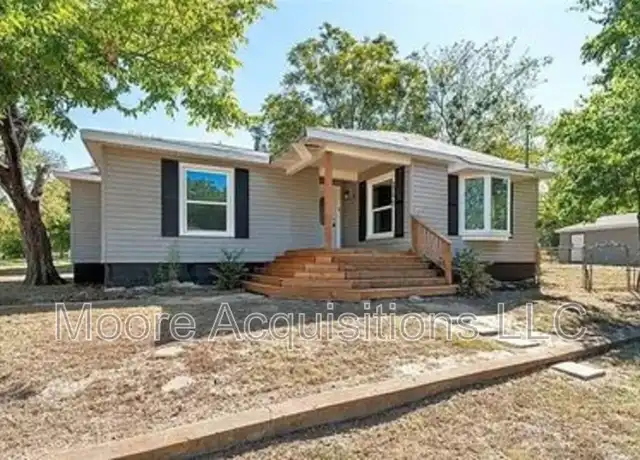 Property at 1330 W Sears St, Denison, TX, 75020, 3 beds, 2 baths, [object Object]