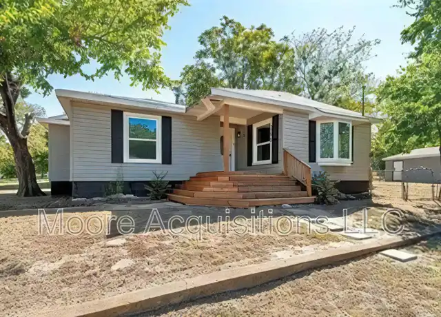 Property at 1330 W Sears St, Denison, TX, 75020, 3 beds, 2 baths, [object Object]