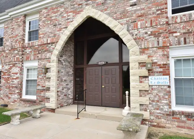 Property at 2076 Chateau Ct #106, Grafton, WI, 53024, 2 beds, 1 bath, [object Object]