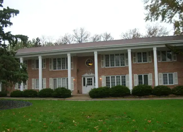 Property at 2400 W 90th St Unit 2400-103, Bloomington, MN, 55431, 1 bed, 1 bath, [object Object]