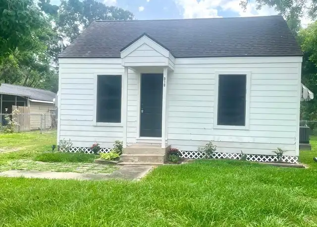 Property at 1010 N Valderas St, Angleton, TX, 77515, 1 bed, 1 bath, [object Object]