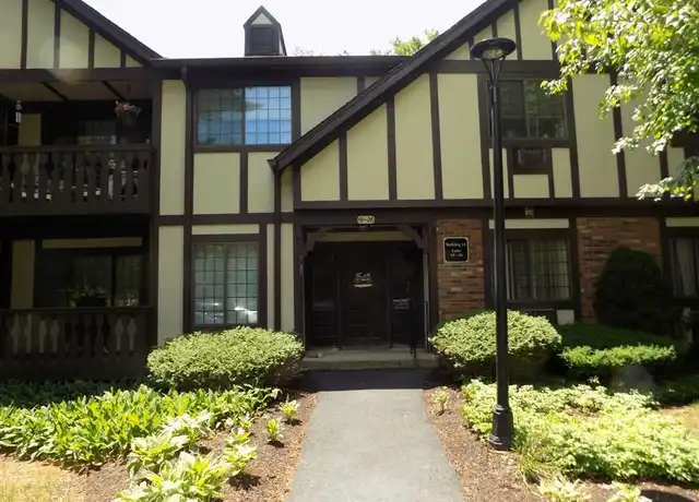 Property at 25 Canterbury Ct Unit 25, Brookfield, CT, 06804, 1 bed, 1 bath, [object Object]